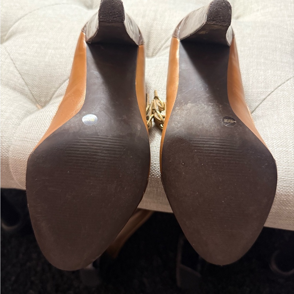 BCBG Paris Mary Jane Heels Size 8 Brown Tan Brogue Oxford Pumps Vintage Style - Picture 5 of 13